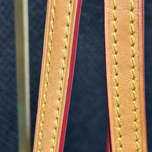 Dooney & Bourke Floral Tote Bag - Black and Red Approx. 19 x 11 x 6.5 - Picture 17 of 17